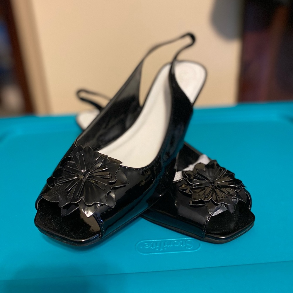NWOT Black cute wedge shoes 9.5